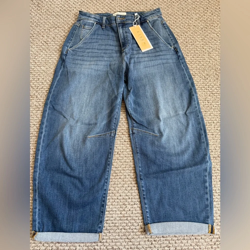 RISEN Slouchy Cropped Barrel Jeans With Cuffed Hem - Picture 5 of 6